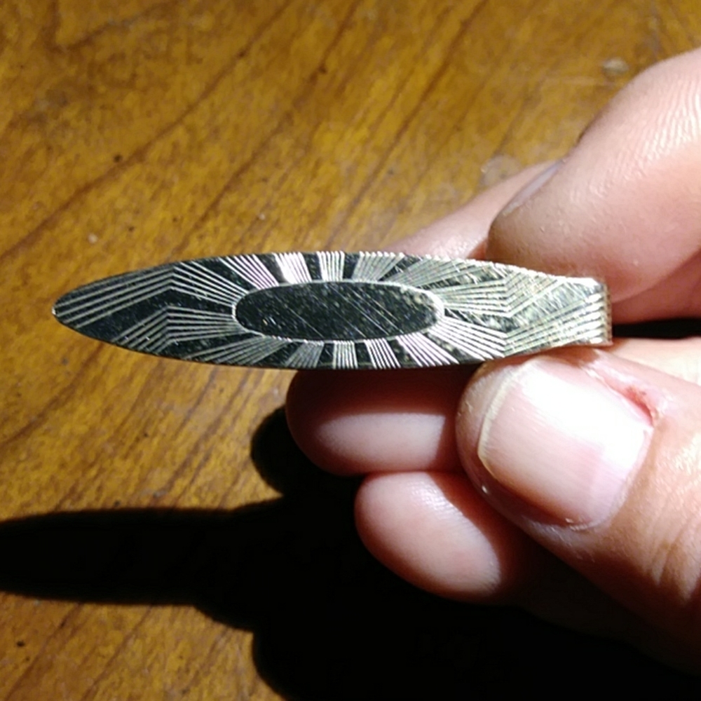 Vintage tie clip striped oval center